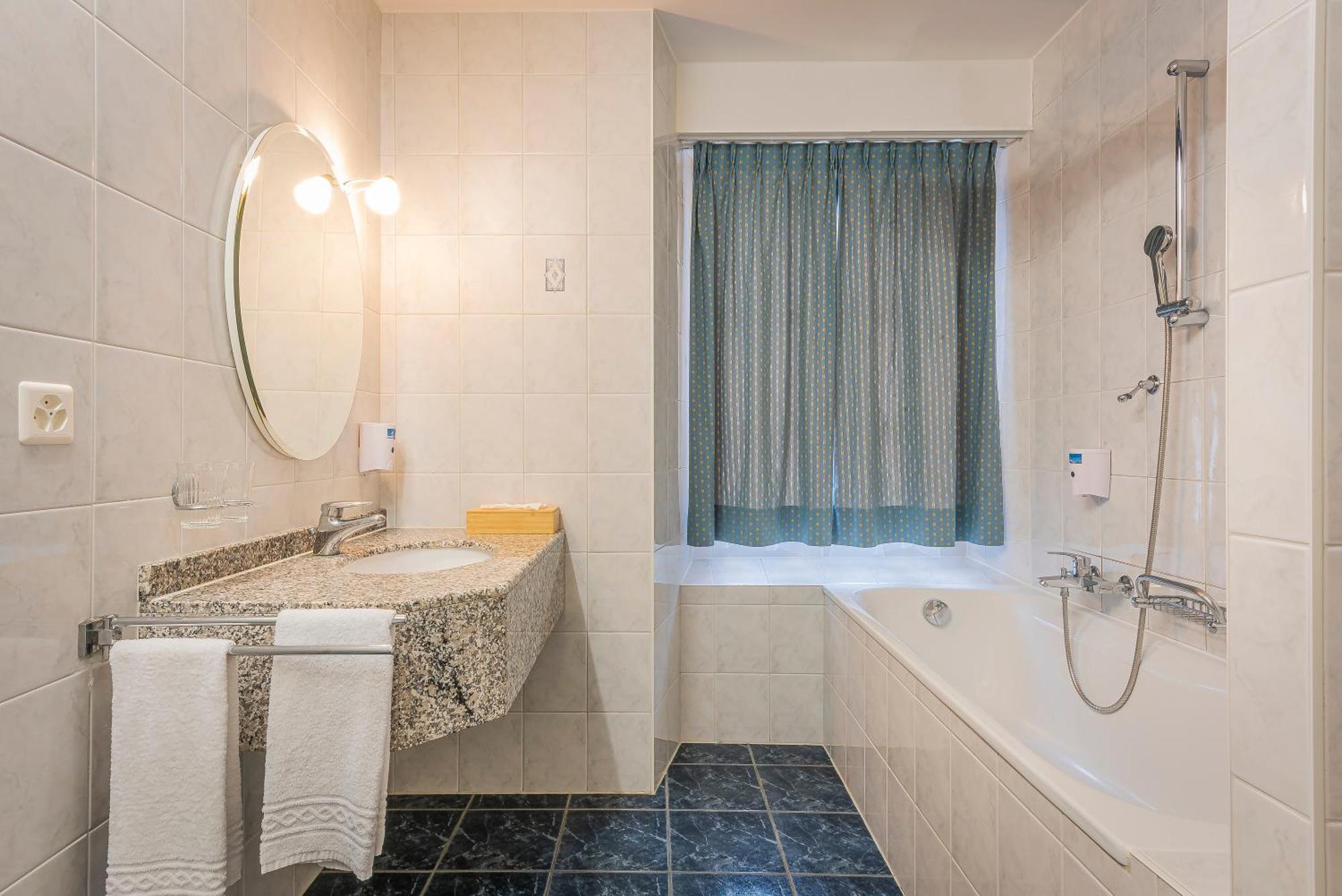 Hotel Du Cheval Blanc - City Center Bulle Zewnętrze zdjęcie